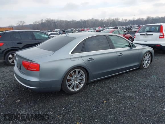✅ 2013 Audi A8 3.0L • VIN: WAURGAFD0DN005546 • Lot: 43806422. Wystawiony na IAAI z przebiegiem 140 730 mil. Bezpłatny archiwum sprzedaży aukcyjnych z USA i szczegółowy raport historii pojazdu na DreamBid. Zdjęcie 4.