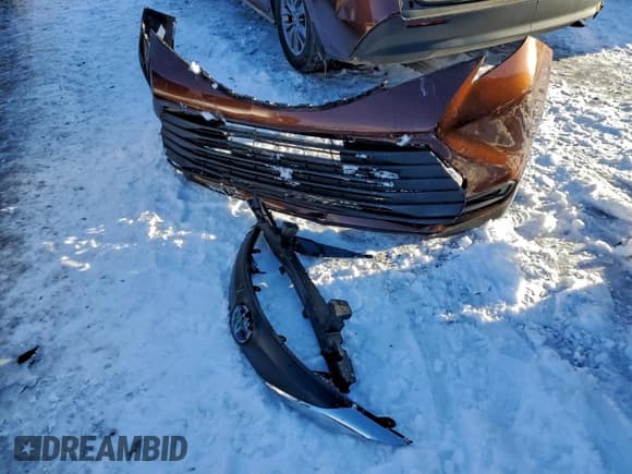 ✅ 2021 Toyota Sienna LE • VIN: 5TDKSKFC7MS015498 • Lot: 93909305. Listed on Copart with 88,904 mi. Free auction sales archive from the USA and detailed vehicle history report at DreamBid. Image 13.