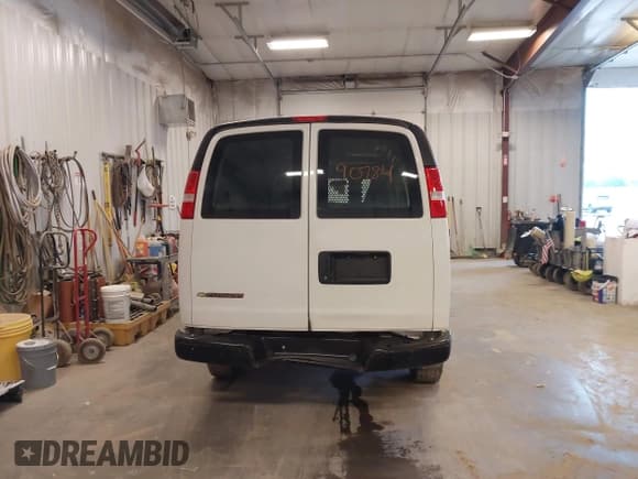 ✅ 2020 Chevrolet Express Cargo • VIN: 1GCZGGFG2L1269258 • Lot: 42290784. Listed on IAAI with 175,462 mi. Free auction sales archive from the USA and detailed vehicle history report at DreamBid. Image 17.