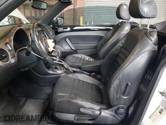 ✅ 2014 Volkswagen Beetle 2.0L TDI • VIN: 3VW5L7AT8EM817815 • Lot: 48077945. Listed on Copart with 63,015 mi. Free auction sales archive from the USA and detailed vehicle history report at DreamBid. Image 7.