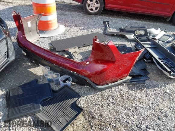 ✅ 2021 Toyota Highlander XLE • VIN: 5TDHZRBH0MS536076 • Lot: 43774970. Listed on IAAI with 64,237 mi. Free auction sales archive from the USA and detailed vehicle history report at DreamBid. Image 12.