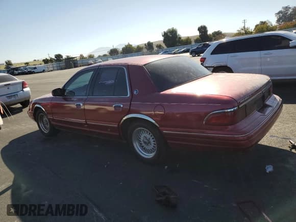 ✅ 1995 Mercury Grand Marquis LS • VIN: 2MELM75W8SX619942 • Лот: 90827575. Опубликован ранее на Copart с пробегом 94 504 миль. Бесплатный доступ к архиву аукционных продаж из США и подробный отчёт об истории автомобиля на DreamBid. Изображение 2.