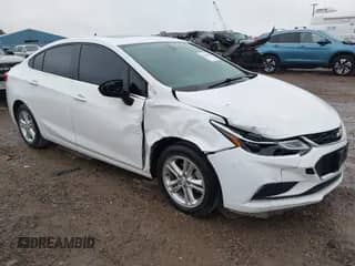 2017 Chevrolet Cruze LT z VIN 1G1BE5SM7H7223235, wystawiony jako IAAI lot #43096686 z przebiegiem 50 938 mil mil oraz . Historia ofert i sprzedaży dostępna na DreamBid. Obrazek 1.