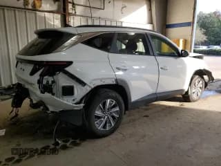 ✅ 2022 Hyundai Tucson Blue • VIN: KM8JBCA17NU082523 • Lot: 81414214. Wystawiony na Copart z przebiegiem 58 065 mil. Bezpłatny archiwum sprzedaży aukcyjnych z USA i szczegółowy raport historii pojazdu na DreamBid. Zdjęcie 3.