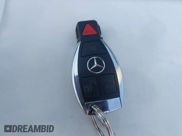 ✅ 2010 Mercedes-Benz E 350 • VIN: WDDKJ5GB7AF014914 • Lot: 42116821. Listed on IAAI with 97,650 mi. Free auction sales archive from the USA and detailed vehicle history report at DreamBid. Image 11.