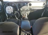 ✅ 2023 Jeep Wrangler • VIN: 1C4JJXN68PW703795 • Лот: 91519295. Опубликован ранее на Copart с пробегом 43 767 миль. Бесплатный доступ к архиву аукционных продаж из США и подробный отчёт об истории автомобиля на DreamBid. Изображение 8.