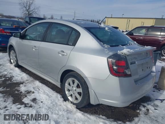 ✅ 2011 Nissan Sentra SR • VIN: 3N1AB6APXBL617752 • Lot: 43827656. Wystawiony na IAAI z przebiegiem 137 420 mil. Bezpłatny archiwum sprzedaży aukcyjnych z USA i szczegółowy raport historii pojazdu na DreamBid. Zdjęcie 3.