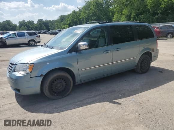 ✅ 2010 Chrysler Town & Country Touring Plus • VIN: 2A4RR8D19AR398096 • Lot: 62332725. Wystawiony na Copart z przebiegiem 289 102 mil. Bezpłatny archiwum sprzedaży aukcyjnych z USA i szczegółowy raport historii pojazdu na DreamBid. Zdjęcie 1.