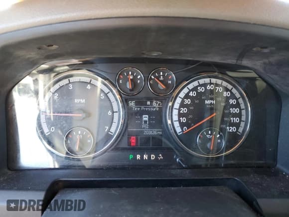 ✅ 2010 Dodge 1500 Laramie • VIN: 1D7RV1GT2AS117881 • Lot: 85811764. Wystawiony na Copart z przebiegiem 203 126 mil. Bezpłatny archiwum sprzedaży aukcyjnych z USA i szczegółowy raport historii pojazdu na DreamBid. Zdjęcie 9.