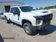 2020 Chevrolet Silverado 2500HD Work Truck z VIN 1GC1YLE70LF160658, wystawiony jako IAAI lot #42499550 z przebiegiem 148 081 mil mil oraz . Historia ofert i sprzedaży dostępna na DreamBid. Obrazek 1.