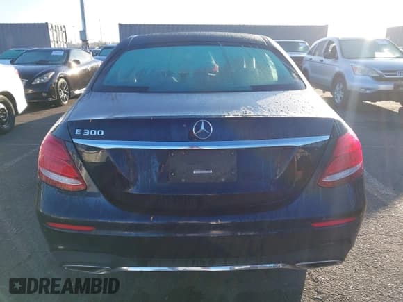 ✅ 2019 Mercedes-Benz E 300 • VIN: WDDZF4JB9KA679153 • Lot: 43559045. Wystawiony na IAAI z przebiegiem 56 340 mil. Bezpłatny archiwum sprzedaży aukcyjnych z USA i szczegółowy raport historii pojazdu na DreamBid. Zdjęcie 17.
