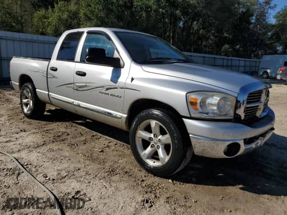 2007 Dodge 1500 SLT с VIN 1D7HA18PX7J634028, выставлен на аукционе Copart как лот 87014265 с пробегом 253 038 миль миль и Списание • Salvage title. История ставок и продаж доступна на DreamBid. Изображение 4.
