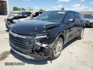 2021 Chevrolet Blazer LT z VIN 3GNKBHR46MS569447, wystawiony jako Copart lot #64014895 z przebiegiem 44 951 mil mil oraz Szkoda całkowita • Salvage title. Historia ofert i sprzedaży dostępna na DreamBid. Obrazek 1.