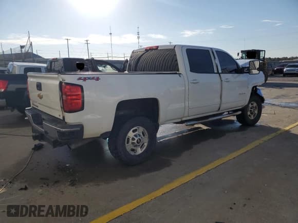✅ 2015 Chevrolet Silverado 2500HD LT • VIN: 1GC1KVEG2FF568127 • Lot: 87189465. Listed on Copart with 303,267 mi. Free auction sales archive from the USA and detailed vehicle history report at DreamBid. Image 3.