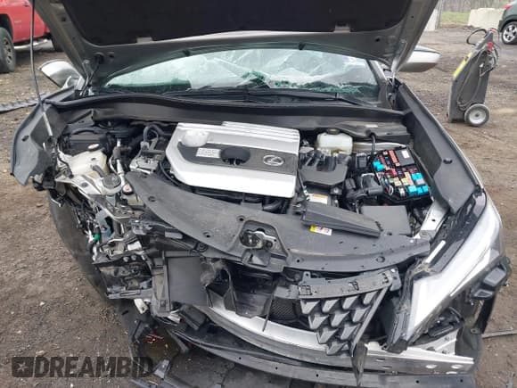 ✅ 2019 Lexus UX 250h • VIN: JTHU9JBH9K2008345 • Lot: 42019642. Wystawiony na IAAI z przebiegiem Nie podano. Bezpłatny archiwum sprzedaży aukcyjnych z USA i szczegółowy raport historii pojazdu na DreamBid. Zdjęcie 10.