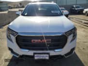 ✅ 2024 GMC Terrain SLE • VIN: 3GKALMEG5RL389117 • Lot: 52804645. Wystawiony na Copart z przebiegiem 2 942 mil. Bezpłatny archiwum sprzedaży aukcyjnych z USA i szczegółowy raport historii pojazdu na DreamBid. Zdjęcie 5.