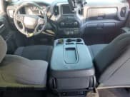 ✅ 2020 Chevrolet Silverado 1500 Custom • VIN: 3GCPWBEK3LG203919 • Lot: 82599004. Wystawiony na Copart z przebiegiem 67 250 mil. Bezpłatny archiwum sprzedaży aukcyjnych z USA i szczegółowy raport historii pojazdu na DreamBid. Zdjęcie 8.