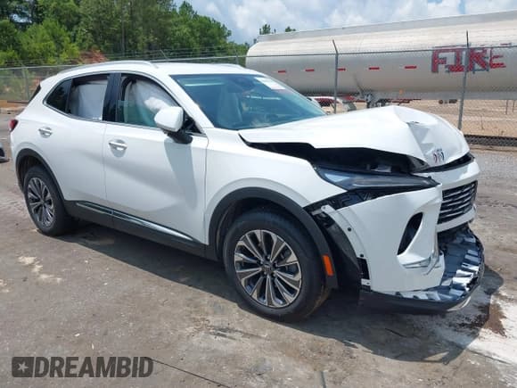 ✅ 2024 Buick Envision Preferred • VIN: LRBFZME40RD067009 • Lot: 42909988. Wystawiony na IAAI z przebiegiem 20 324 mil. Bezpłatny archiwum sprzedaży aukcyjnych z USA i szczegółowy raport historii pojazdu na DreamBid. Zdjęcie 1.