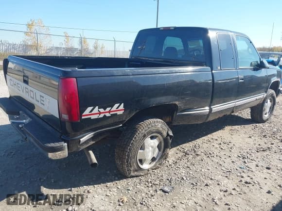 ✅ 1996 Chevrolet Silverado 1500 • VIN: 1GCEK19M7TE133678 • Lot: 43508053. Wystawiony na IAAI z przebiegiem 194 091 mil. Bezpłatny archiwum sprzedaży aukcyjnych z USA i szczegółowy raport historii pojazdu na DreamBid. Zdjęcie 4.