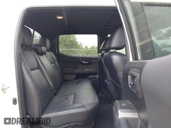 ✅ 2020 Toyota Tacoma SR5 • VIN: 5TFAZ5CNXLX089716 • Lot: 42344679. Listed on IAAI with 188,172 mi. Free auction sales archive from the USA and detailed vehicle history report at DreamBid. Image 8.