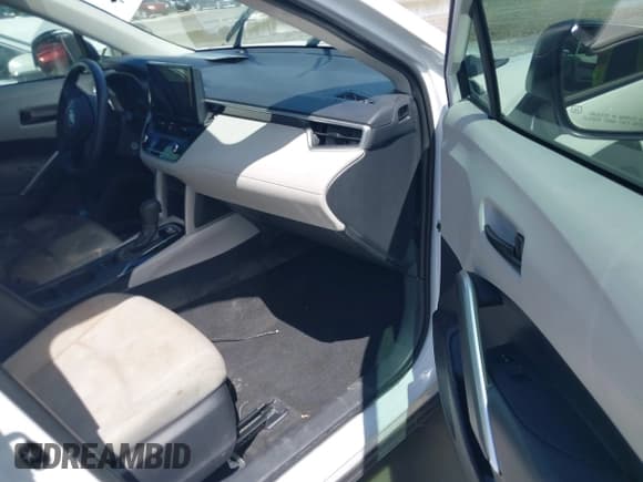 ✅ 2024 Toyota Corolla Cross L • VIN: 7MUAAAAG2RV081361 • Лот: 42971076. Опубликован ранее на IAAI с пробегом 28 980 миль. Бесплатный доступ к архиву аукционных продаж из США и подробный отчёт об истории автомобиля на DreamBid. Изображение 5.