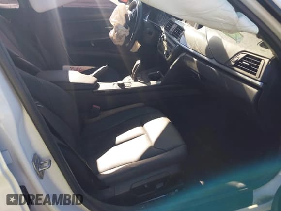 ✅ 2015 BMW 3 Series 328i • VIN: WBA3C1C54FK119617 • Lot: 43586239. Listed on IAAI with 86,614 mi. Free auction sales archive from the USA and detailed vehicle history report at DreamBid. Image 5.