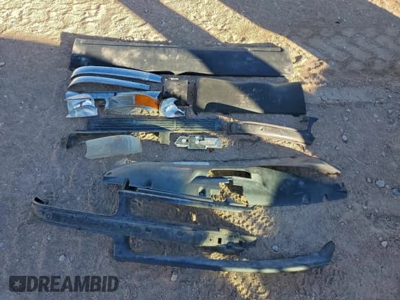 ✅ 1999 Chevrolet Silverado 1500 • VIN: 1GCEC14W2XE203065 • Лот: 93651525. Опубликован ранее на Copart с пробегом Не указан. Бесплатный доступ к архиву аукционных продаж из США и подробный отчёт об истории автомобиля на DreamBid. Изображение 12.