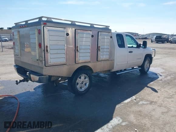 2012 Chevrolet Silverado 1500 LT with VIN 1GCRKSE06CZ198069, listed as a IAAI auction lot 41831860 with 125,511 mi miles and . Bid and sale history available at DreamBid. Image 4.