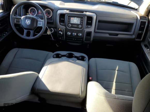 ✅ 2018 Ram 1500 Express • VIN: 1C6RR7FT7JS135383 • Лот: 91991185. Опубликован ранее на Copart с пробегом 73 855 миль. Бесплатный доступ к архиву аукционных продаж из США и подробный отчёт об истории автомобиля на DreamBid. Изображение 8.