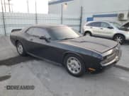 ✅ 2010 Dodge Challenger SE • VIN: 2B3CJ4DVXAH212457 • Lot: 87268434. Wystawiony na Copart z przebiegiem Nie podano. Bezpłatny archiwum sprzedaży aukcyjnych z USA i szczegółowy raport historii pojazdu na DreamBid. Zdjęcie 4.