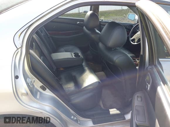 ✅ 2003 Acura TL • VIN: 19UUA56683A083832 • Lot: 43789644. Listed on IAAI with 266,904 mi. Free auction sales archive from the USA and detailed vehicle history report at DreamBid. Image 8.