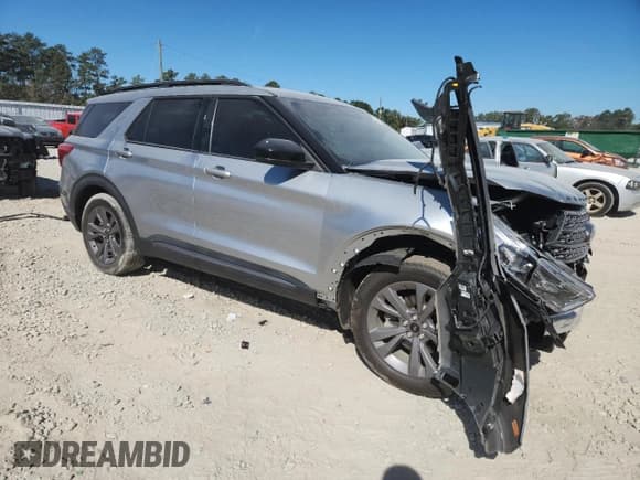 ✅ 2023 Ford Explorer XLT • VIN: 1FMSK7DHXPGC10291 • Lot: 82688335. Listed on Copart with 36,338 mi. Free auction sales archive from the USA and detailed vehicle history report at DreamBid. Image 4.