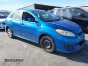 ✅ 2009 Toyota Matrix S • VIN: 2T1KE40E89C025504 • Lot: 43644512. Wystawiony na IAAI z przebiegiem 208 710 mil. Bezpłatny archiwum sprzedaży aukcyjnych z USA i szczegółowy raport historii pojazdu na DreamBid. Zdjęcie 1.