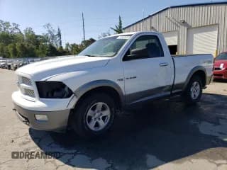 ✅ 2010 Dodge 1500 ST • VIN: 3D7JB1ET6AG105717 • Lot: 76893404. Wystawiony na Copart z przebiegiem 173 505 mil. Bezpłatny archiwum sprzedaży aukcyjnych z USA i szczegółowy raport historii pojazdu na DreamBid. Zdjęcie 1.