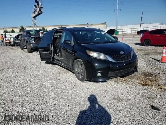 ✅ 2011 Toyota Sienna SE • VIN: 5TDXK3DC2BS107789 • Lot: 82269975. Listed on Copart with 175,334 mi. Free auction sales archive from the USA and detailed vehicle history report at DreamBid. Image 14.