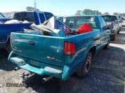 ✅ 1994 GMC Sonoma • VIN: 1GTCS19Z9RK504420 • Лот: 41695827. Опубликован ранее на IAAI с пробегом 197 305 миль. Бесплатный доступ к архиву аукционных продаж из США и подробный отчёт об истории автомобиля на DreamBid. Изображение 4.