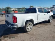 ✅ 2021 Chevrolet Colorado 2WD LT • VIN: 1GCGSCEN7M1266596 • Lot: 43570247. Wystawiony na IAAI z przebiegiem 82 051 mil. Bezpłatny archiwum sprzedaży aukcyjnych z USA i szczegółowy raport historii pojazdu na DreamBid. Zdjęcie 4.