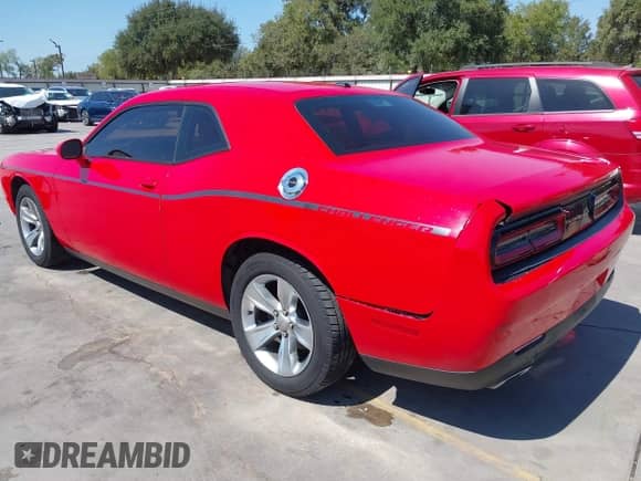 2016 Dodge Challenger SXT Plus z VIN 2C3CDZAG6GH137763, wystawiony jako IAAI lot #43310704 z przebiegiem 119 926 mil mil oraz . Historia ofert i sprzedaży dostępna na DreamBid. Obrazek 3.