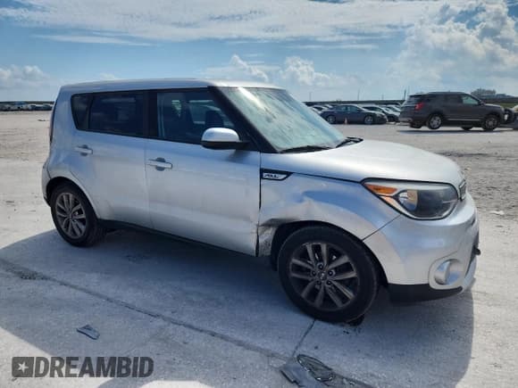 ✅ 2017 Kia Soul + • VIN: KNDJP3A56H7470967 • Лот: 81655815. Опубликован ранее на Copart с пробегом 134 163 миль. Бесплатный доступ к архиву аукционных продаж из США и подробный отчёт об истории автомобиля на DreamBid. Изображение 4.