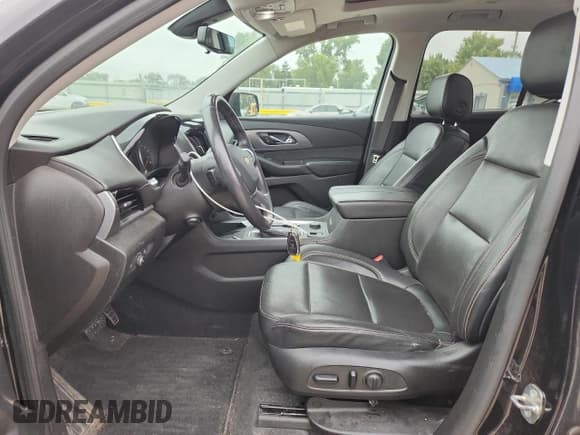 ✅ 2018 Chevrolet Traverse Premier • VIN: 1GNERKKW1JJ105836 • Лот: 70198755. Опубликован ранее на Copart с пробегом 138 554 миль. Бесплатный доступ к архиву аукционных продаж из США и подробный отчёт об истории автомобиля на DreamBid. Изображение 7.