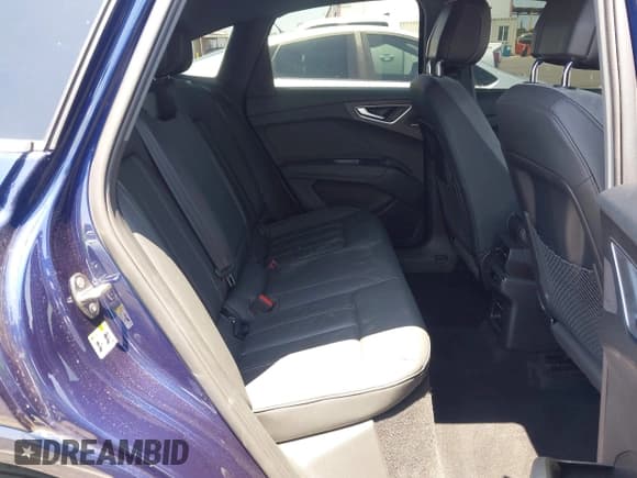 ✅ 2023 Audi Q4 e-tron Sportback Prestige • VIN: WA142BFZ5PP005042 • Lot: 42761191. Listed on IAAI with 33,737 mi. Free auction sales archive from the USA and detailed vehicle history report at DreamBid. Image 8.