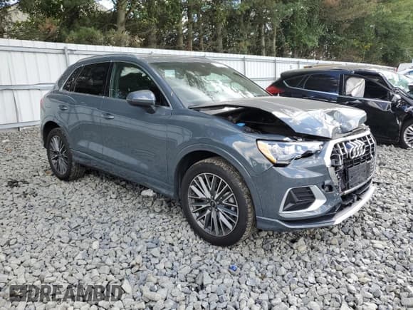 ✅ 2022 Audi Q3 Premium • VIN: WA1AUCF39N1048278 • Lot: 70220635. Wystawiony na Copart z przebiegiem 18 346 mil. Bezpłatny archiwum sprzedaży aukcyjnych z USA i szczegółowy raport historii pojazdu na DreamBid. Zdjęcie 4.