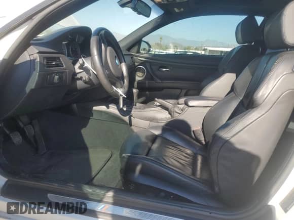 2008 BMW 3 Series M3 z VIN WBSWD93538PY40702, wystawiony jako Copart lot #89528595 z przebiegiem 98 418 mil mil oraz Szkoda całkowita • Salvage title. Historia ofert i sprzedaży dostępna na DreamBid. Obrazek 7.