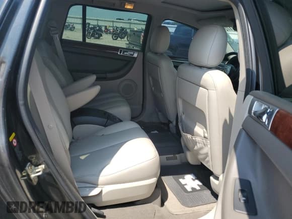 ✅ 2004 Chrysler Pacifica • VIN: 2C8GM68474R315286 • Lot: 67041725. Wystawiony na Copart z przebiegiem 163 604 mil. Bezpłatny archiwum sprzedaży aukcyjnych z USA i szczegółowy raport historii pojazdu na DreamBid. Zdjęcie 11.