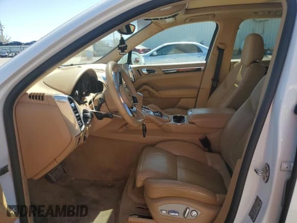 ✅ 2016 Porsche Cayenne S • VIN: WP1AB2A27GLA95920 • Лот: 58096155. Опубликован ранее на Copart с пробегом 101 241 миль. Бесплатный доступ к архиву аукционных продаж из США и подробный отчёт об истории автомобиля на DreamBid. Изображение 7.