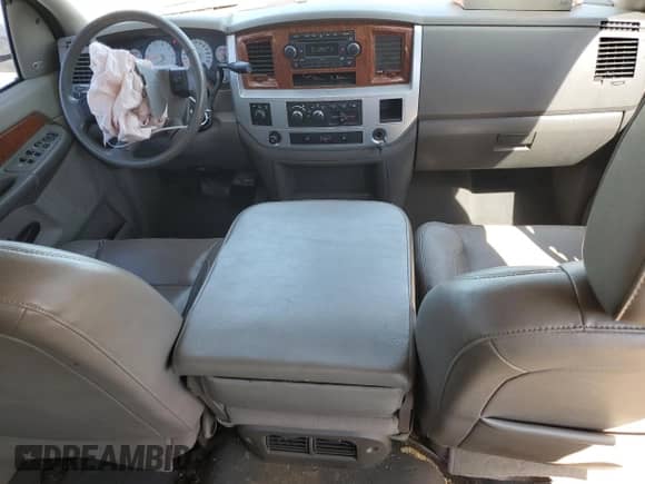 2007 Dodge 1500 SLT z VIN 3D7KS19D47G819989, wystawiony jako Copart lot #76620984 z przebiegiem 167 604 mil mil oraz Szkoda całkowita • Salvage title. Historia ofert i sprzedaży dostępna na DreamBid. Obrazek 8.