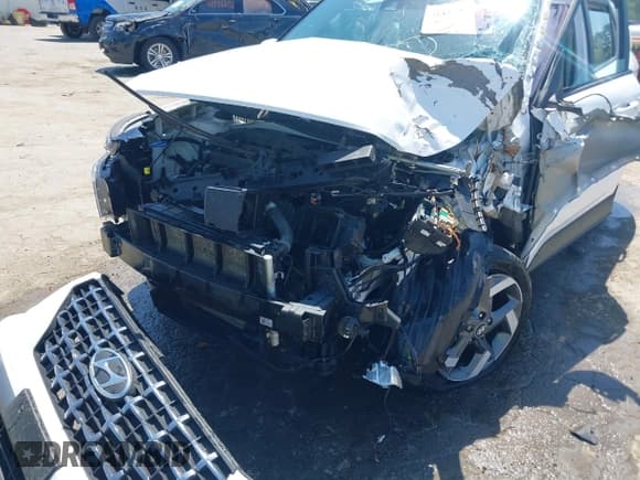 ✅ 2021 Hyundai Venue SEL • VIN: KMHRC8A35MU122692 • Lot: 42144533. Listed on IAAI with 88,102 mi. Free auction sales archive from the USA and detailed vehicle history report at DreamBid. Image 6.