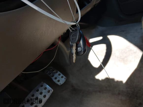 ✅ 2006 Chevrolet Tahoe LS • VIN: 1GNEC13V36R143059 • Lot: 41727459. Listed on IAAI with 230,849 mi. Free auction sales archive from the USA and detailed vehicle history report at DreamBid. Image 11.