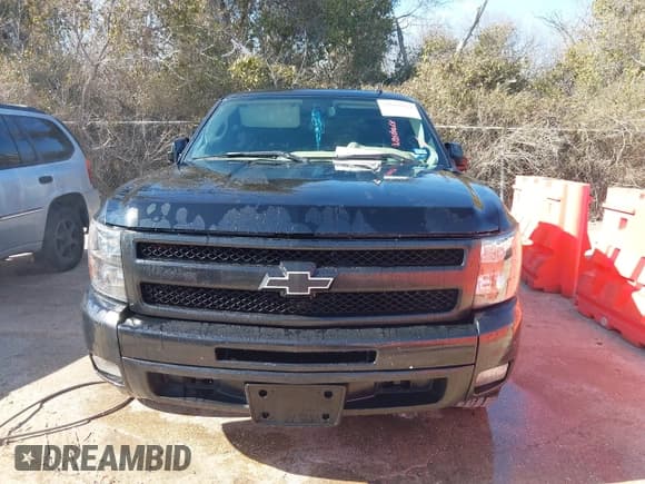 ✅ 2010 Chevrolet Silverado 1500 LT • VIN: 1GCSCSE06AZ263210 • Lot: 41669444. Wystawiony na IAAI z przebiegiem 183 186 mil. Bezpłatny archiwum sprzedaży aukcyjnych z USA i szczegółowy raport historii pojazdu na DreamBid. Zdjęcie 12.