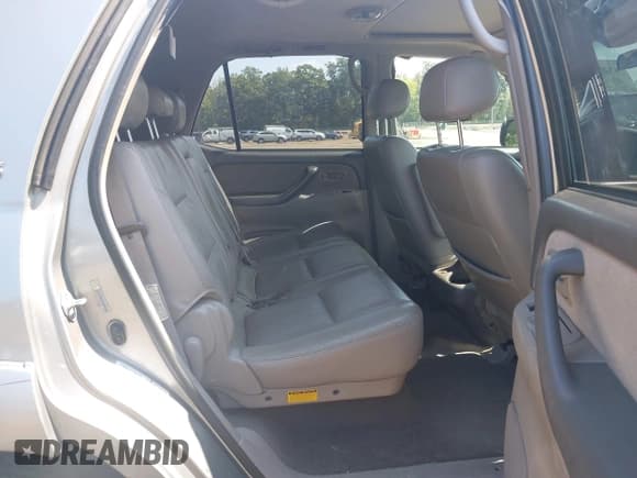 ✅ 2003 Toyota Sequoia SR5 • VIN: 5TDBT44A73S204886 • Лот: 43281228. Опубликован ранее на IAAI с пробегом 251 262 миль. Бесплатный доступ к архиву аукционных продаж из США и подробный отчёт об истории автомобиля на DreamBid. Изображение 8.